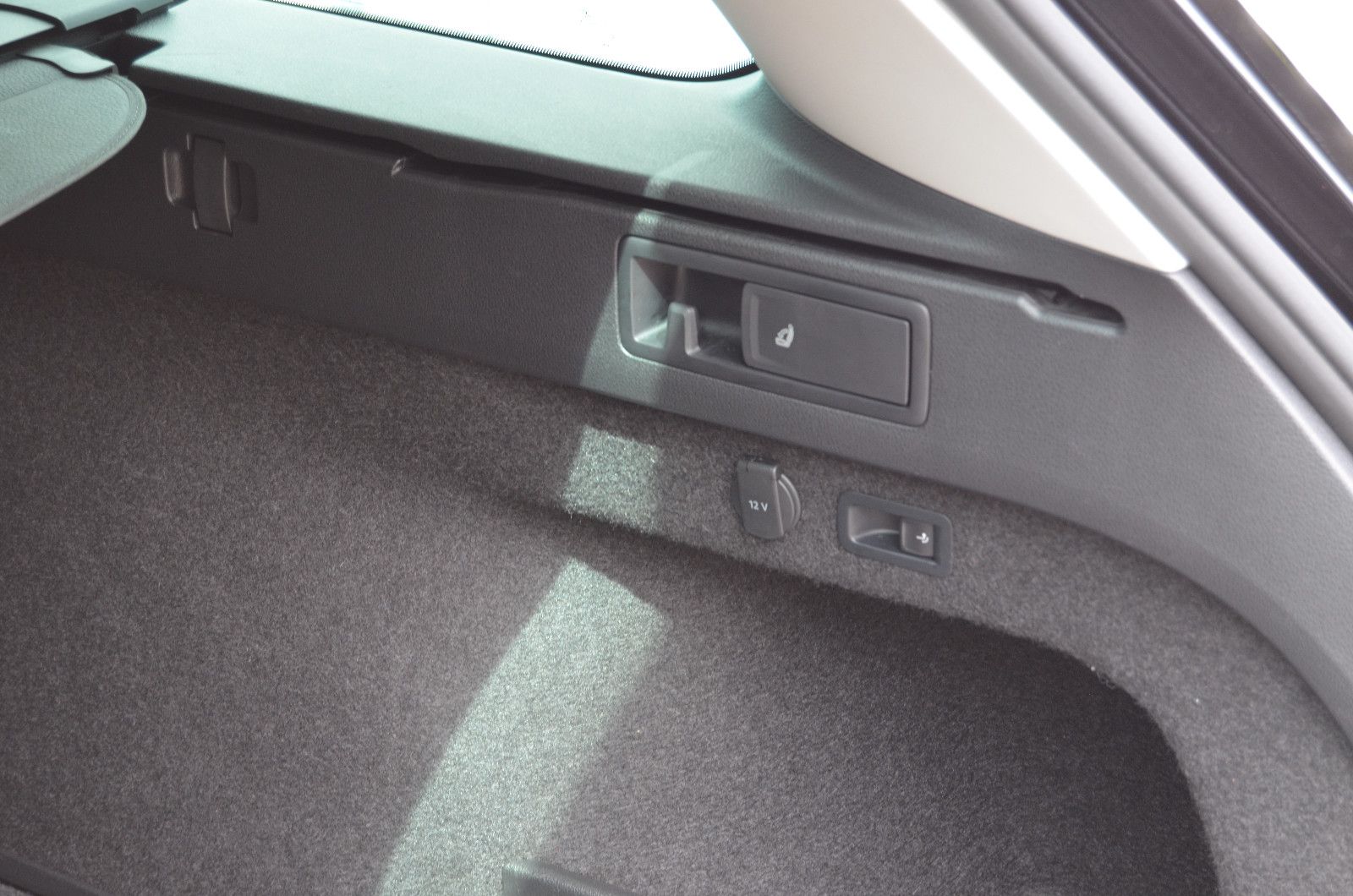 Volkswagen Passat Variant Elegance*IQ-Light*Pano*R-Kamera*