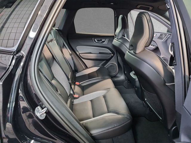 Volvo XC60 B5 AWD Plus Black Edition AHK Panorama 360"