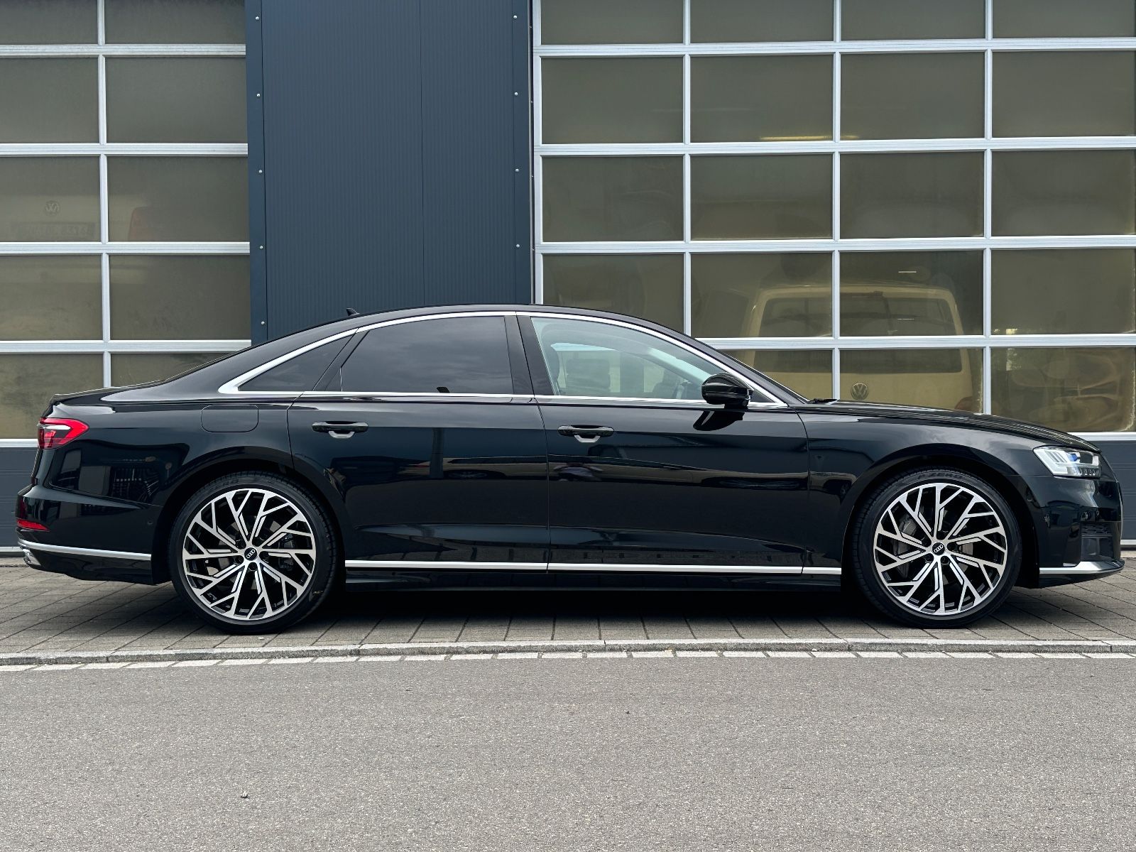 Audi A8 50 TDI SPORT - Samsaru's Car Outlet