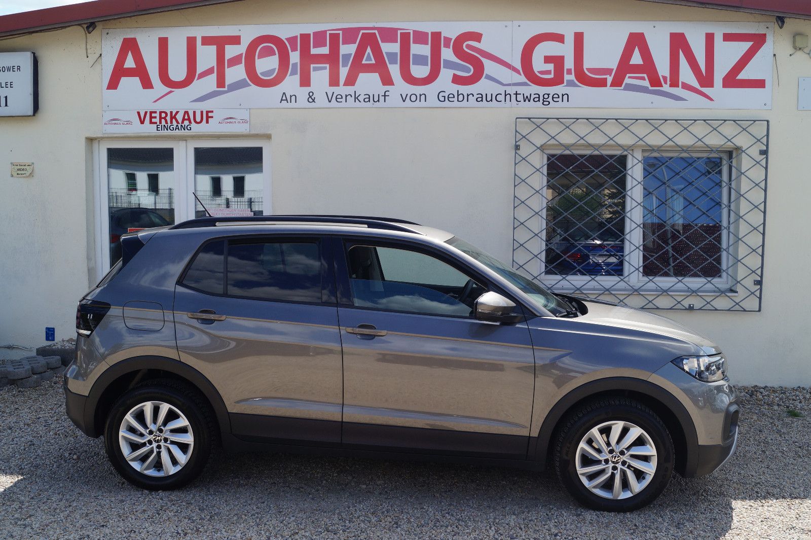 Volkswagen T-Cross Life DSG - Samsaru's Car Outlet
