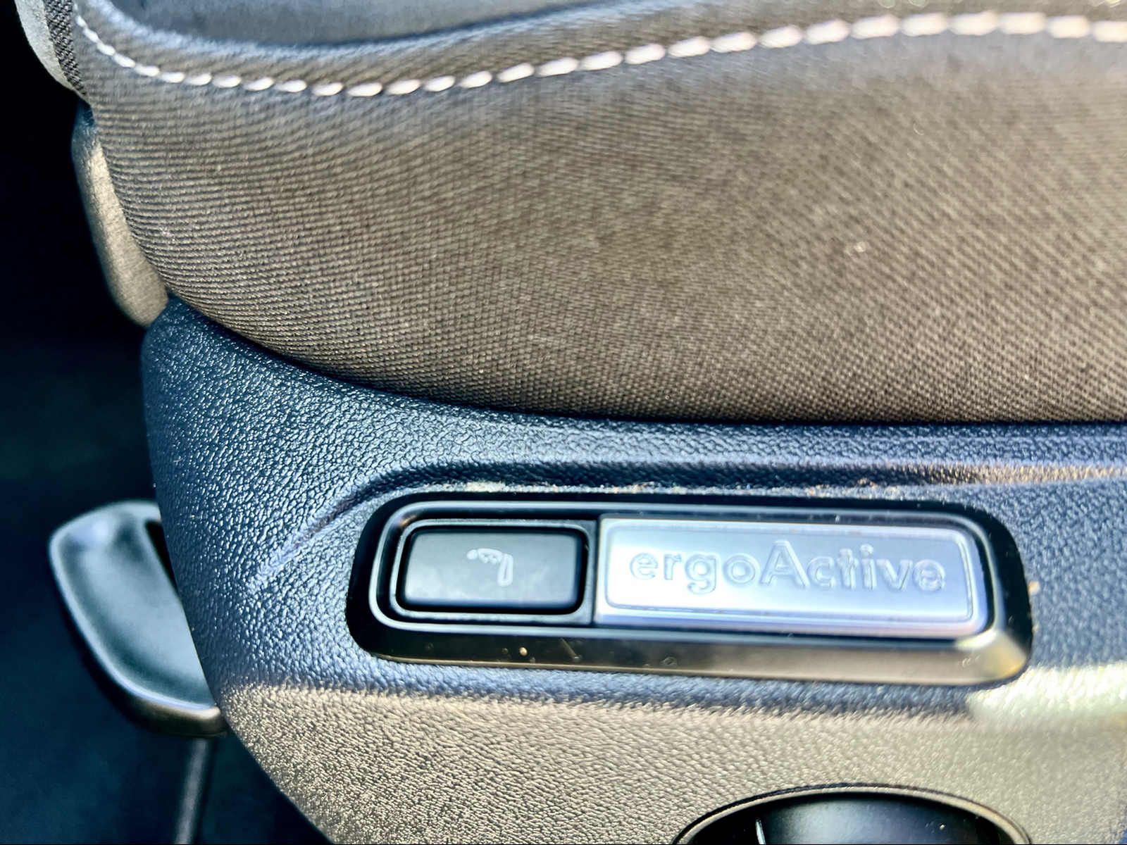 Volkswagen T-Roc R-Line - Samsaru's Car Outlet