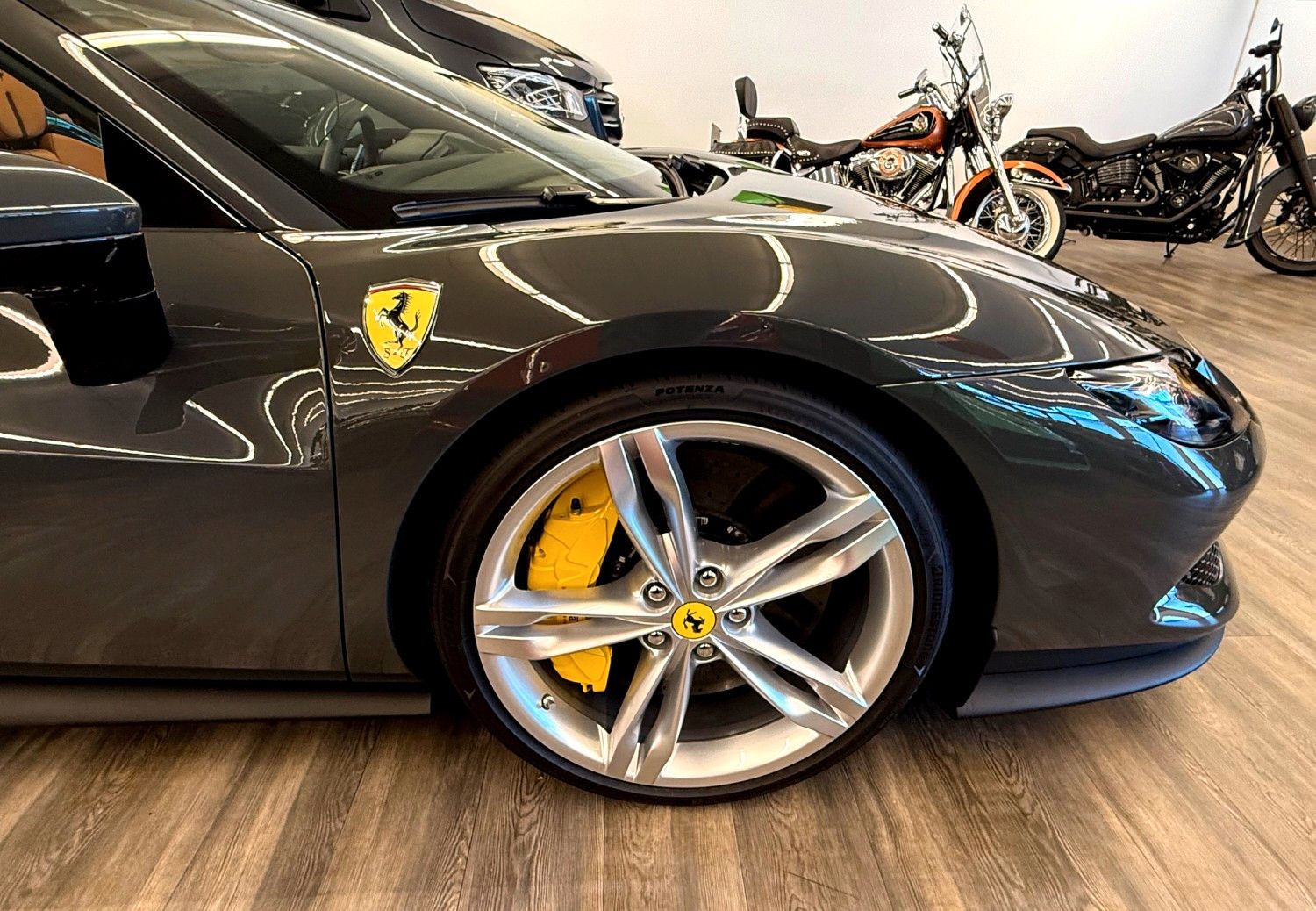 Ferrari 296 GTS Spider - Samsaru's Car Outlet