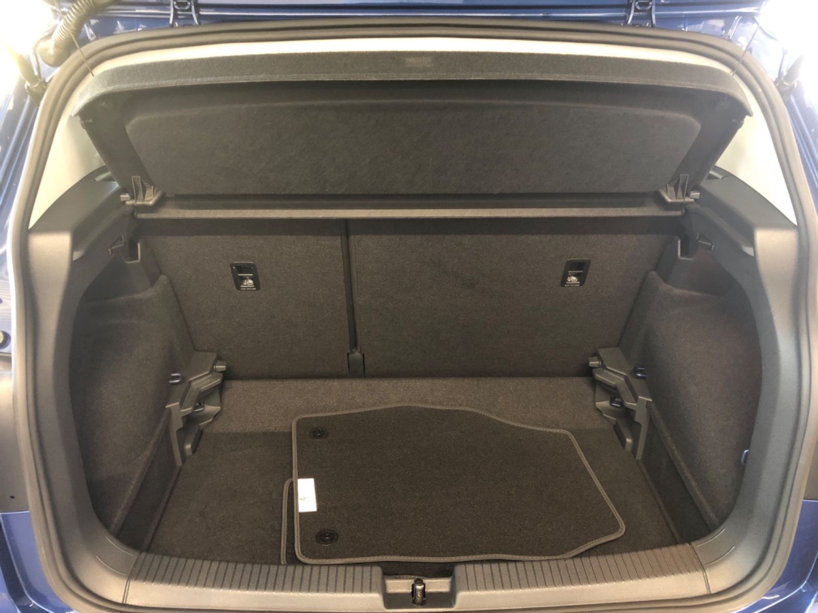 Volkswagen T-Cross 1.0 TSI Style R-Line - Samsaru's Car Outlet