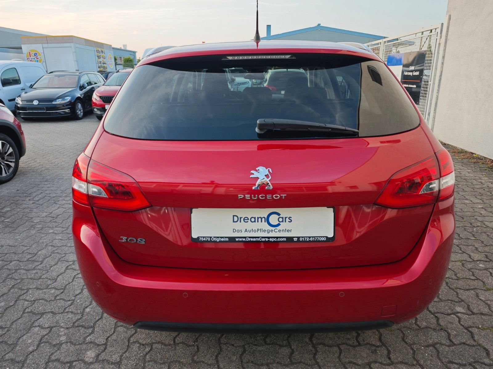 Peugeot 308 BlueHDi 130 EAT6 Allure - Samsaru's Car Outlet