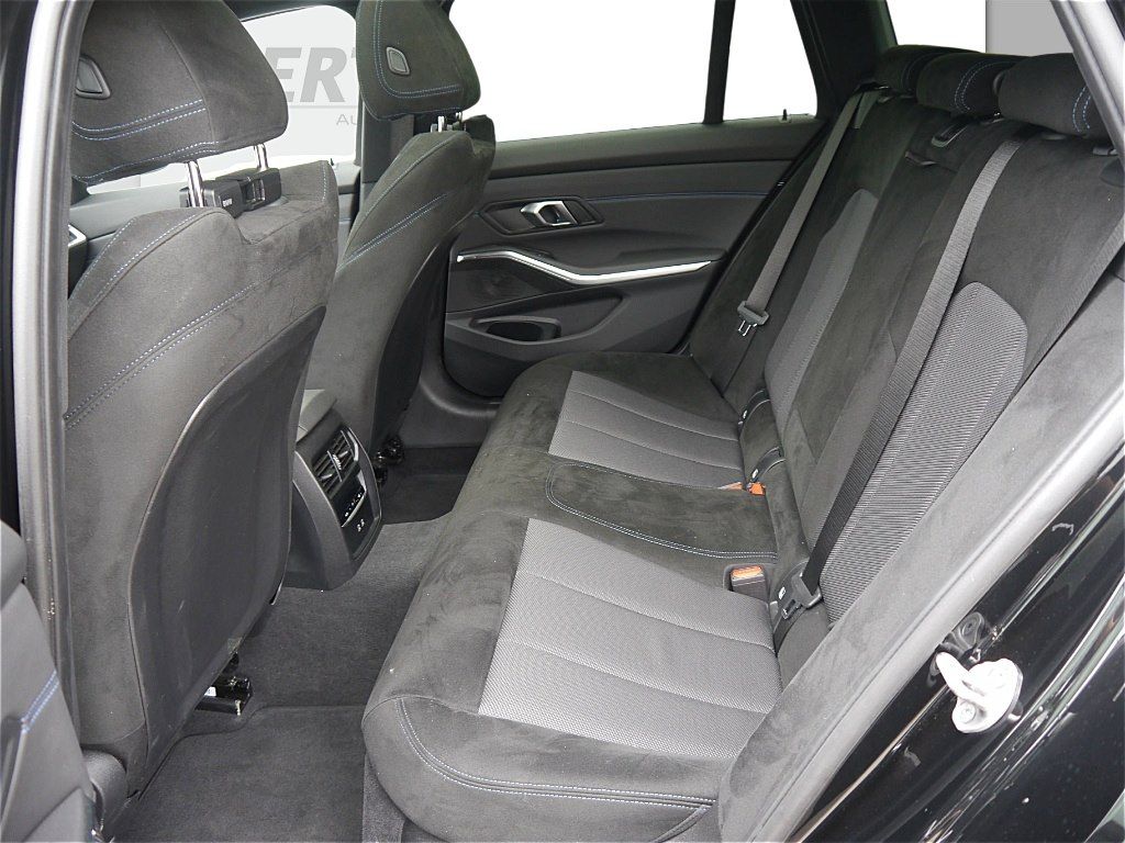 BMW 320i tour. M Sport A. +PANO+AHK+adLED+HIFI+