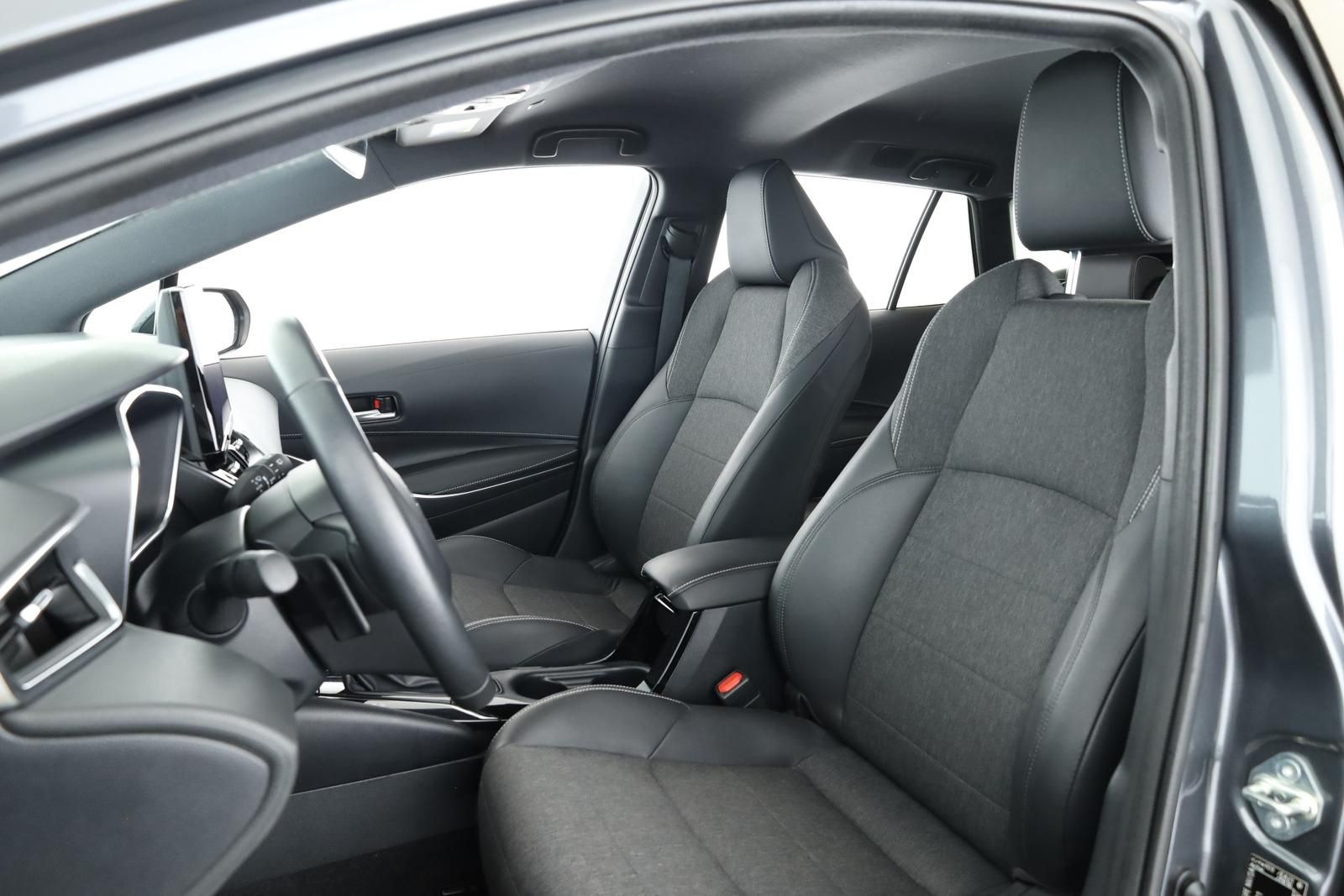 Toyota Corolla Touring Sports 2.0 CVT Team D Navi Kam