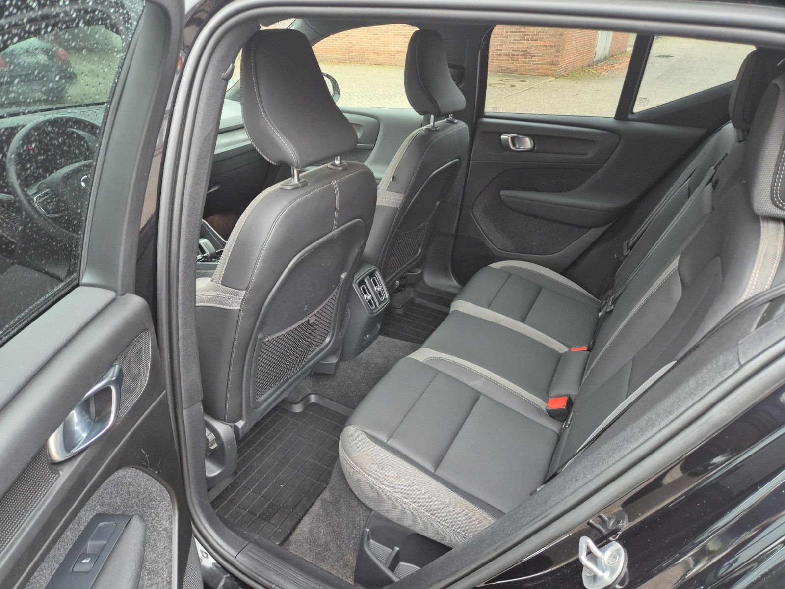 Volvo XC40 Twin Motor Plus Recharge Pure Electric AWD