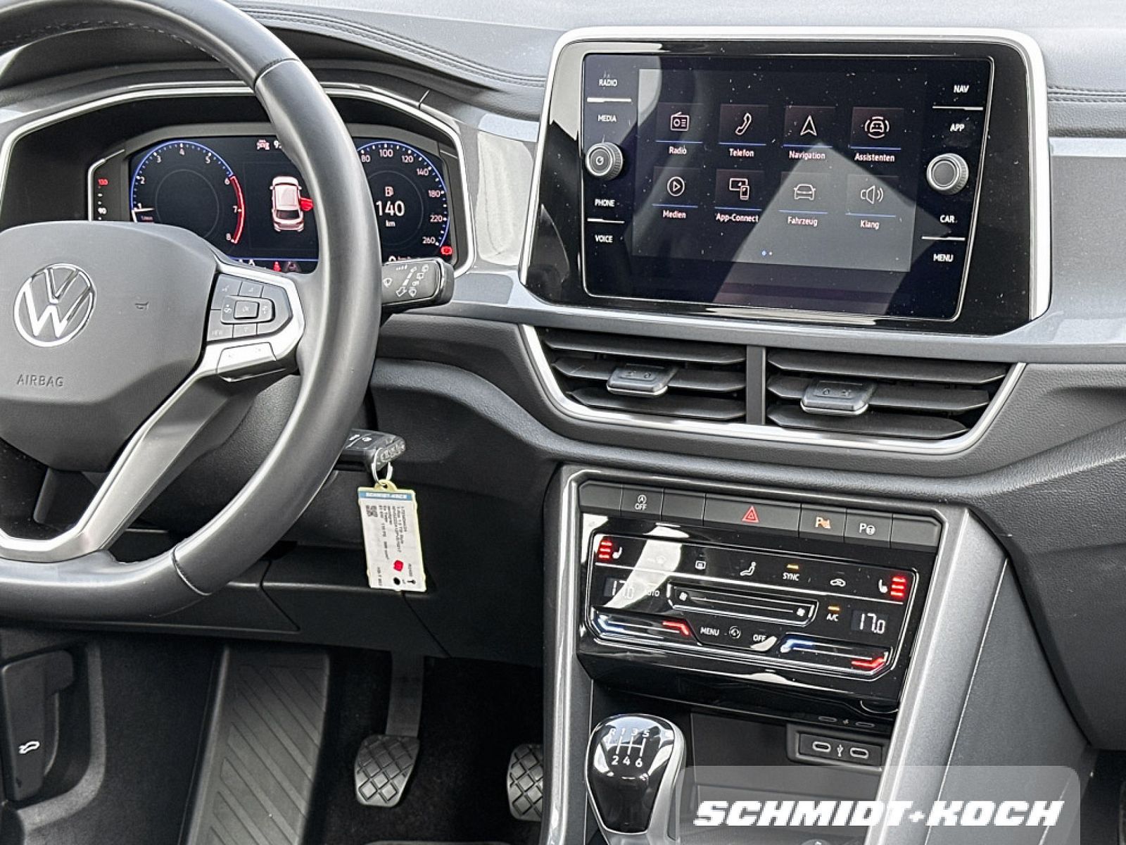 Volkswagen T-Roc 1.0 TSI Style - Samsaru's Car Outlet