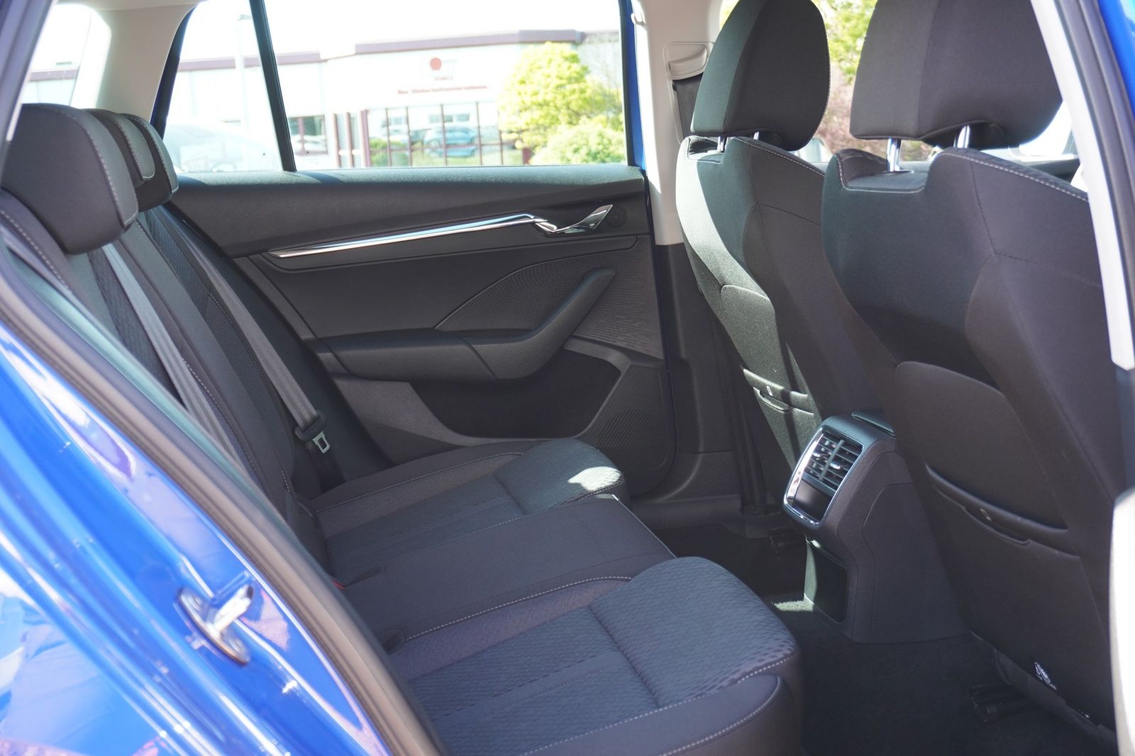 Skoda Octavia Combi 1.4 TSI iV Style - Samsaru's Car Outlet