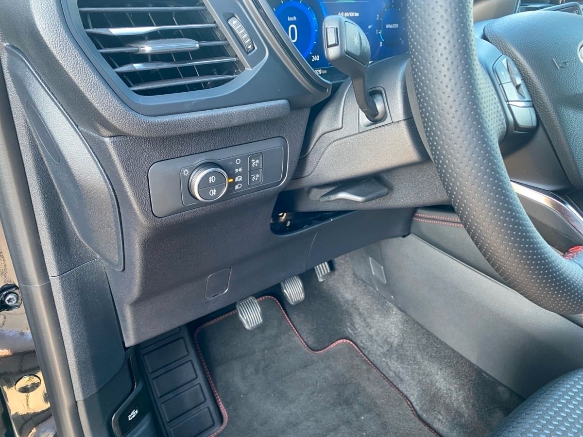 Ford Kuga ST-Line 1.5 FWD - Samsaru's Car Outlet