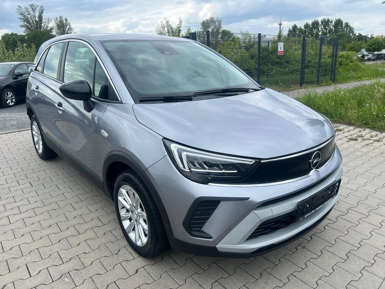 Opel Crossland 1.5 D Elegance Aut. - Samsaru's Car Outlet