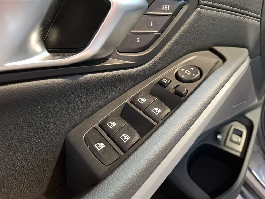 BMW 330e Touring Advantage Steptronic - Samsaru's Car Outlet