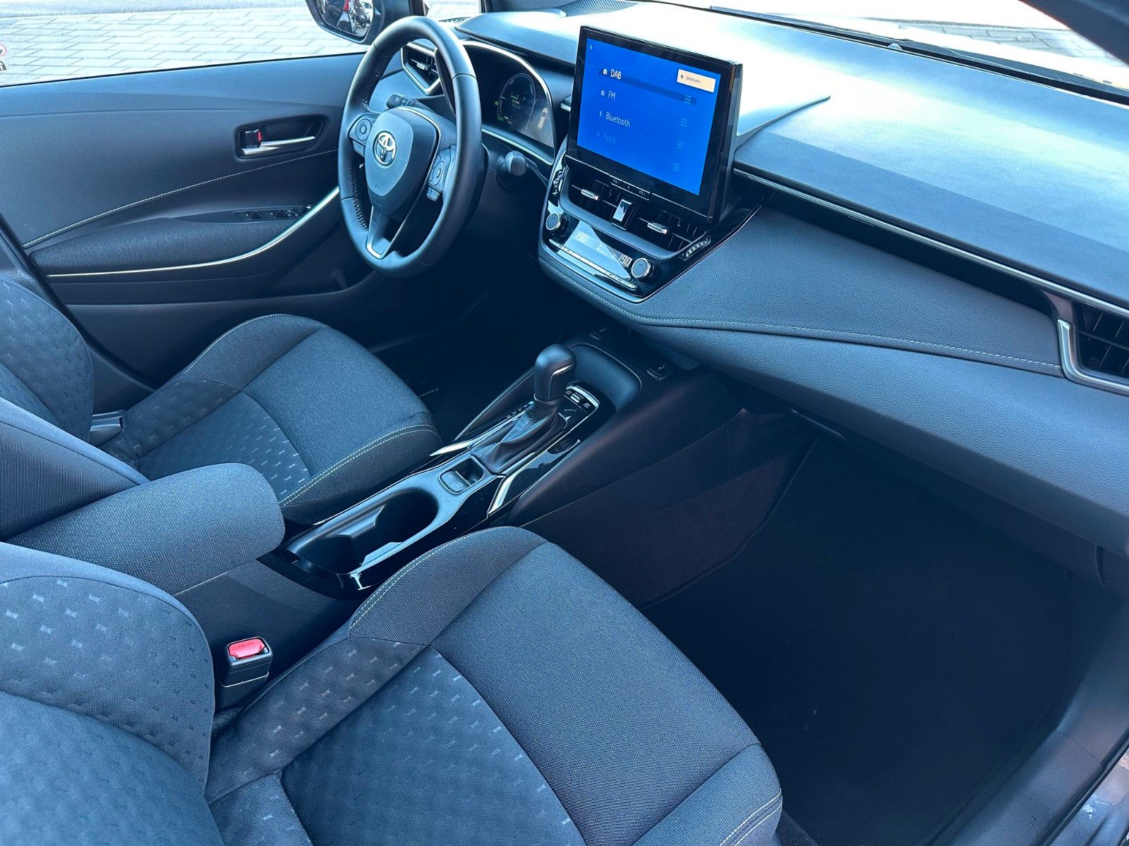 Toyota Corolla TS 1.8 Hybrid Business Edition, LED