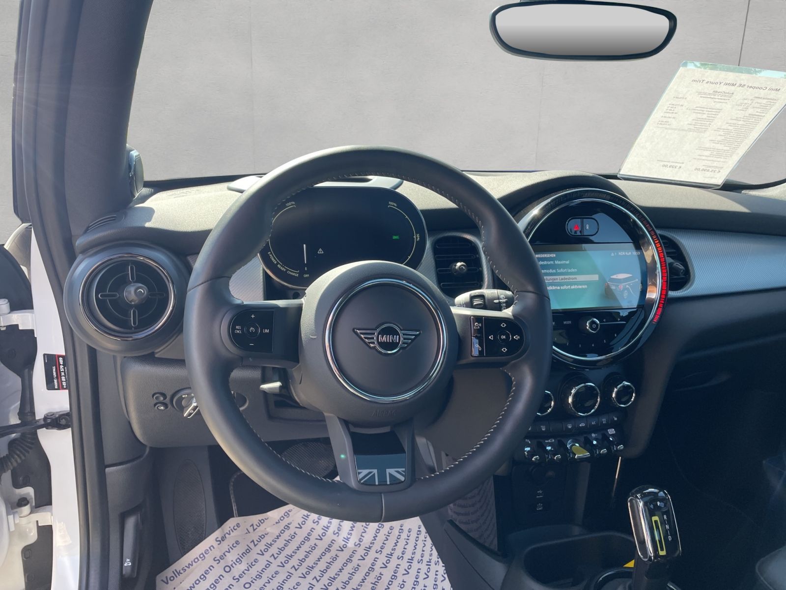 MINI Cooper SE MINI Yours Trim - Samsaru's Car Outlet