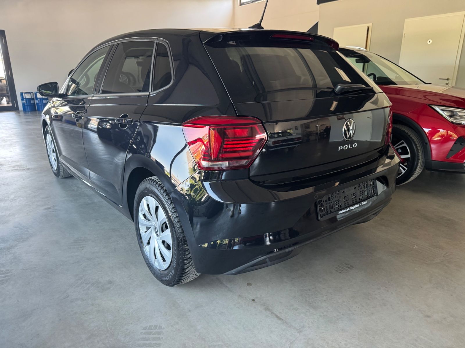 Volkswagen Polo VI 1.0 TSI Comfortline - Samsaru's Car Outlet