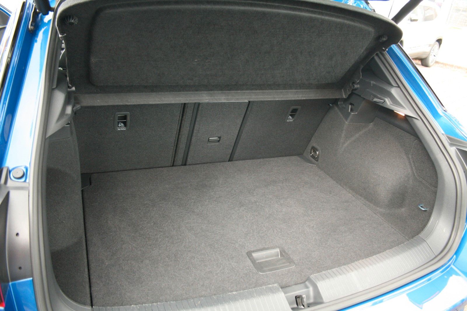 Volkswagen T-Roc 1.5 TSI ACT OPF DSG Sport - Samsaru's Car Outlet