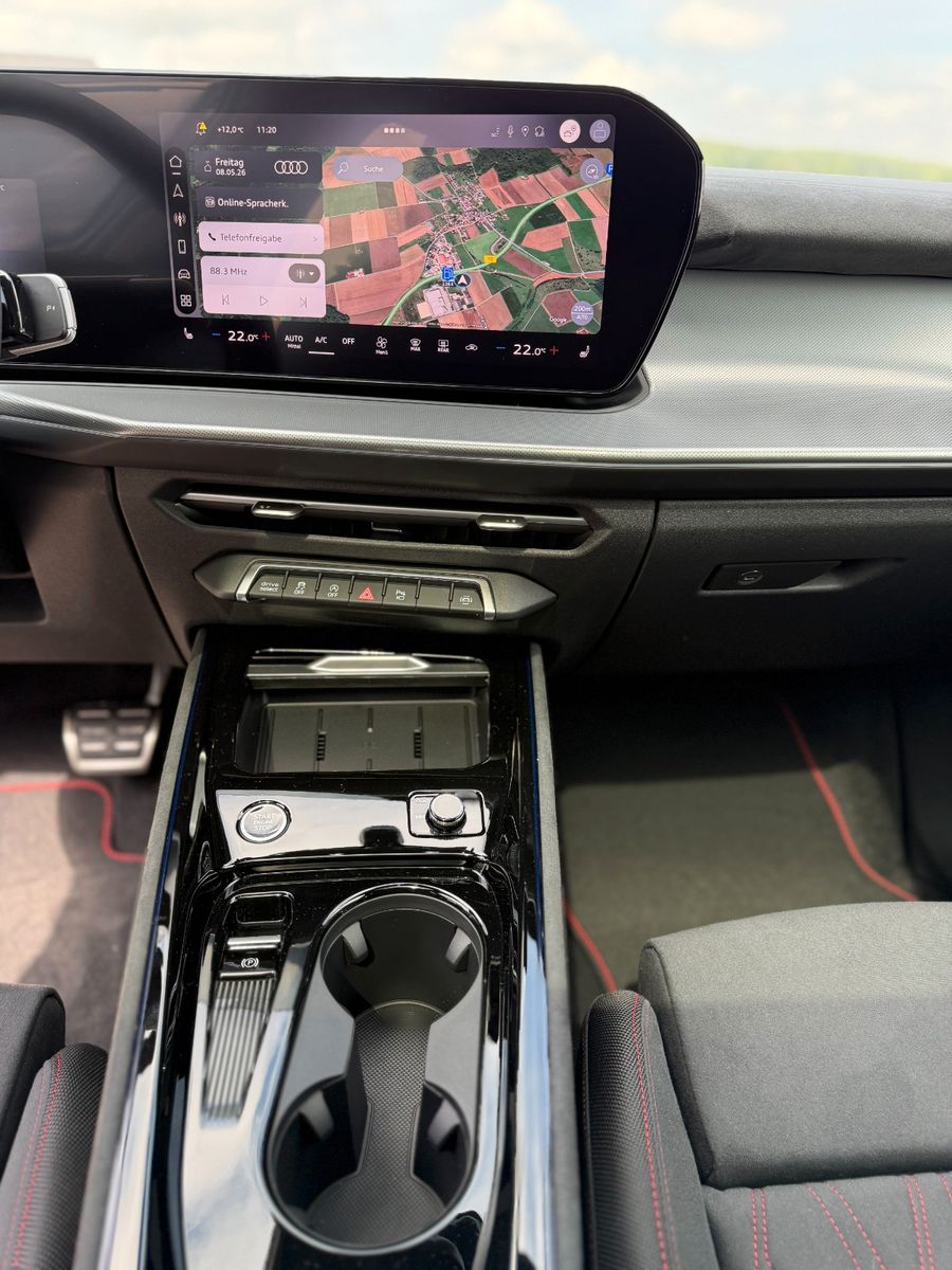 Audi Q3 Sportback S-LINE quattro+AHK+PANO+SONOS