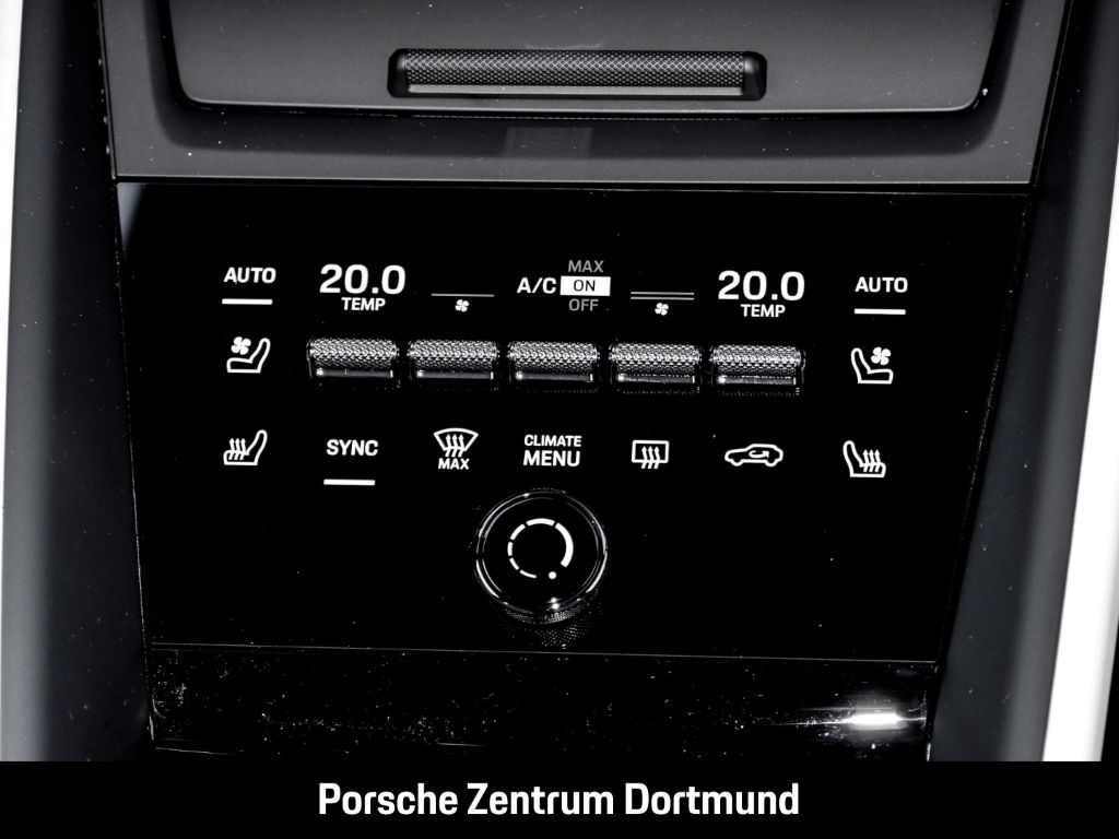 Porsche Macan 4 - Samsaru's Car Outlet