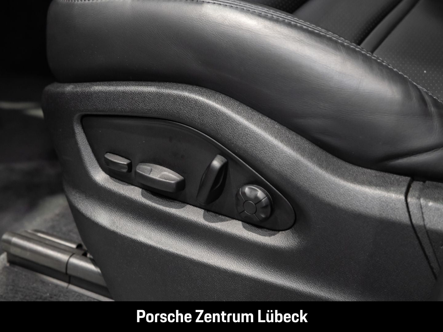 Porsche Cayenne S Coupe Hinterachslenkung Head-Up