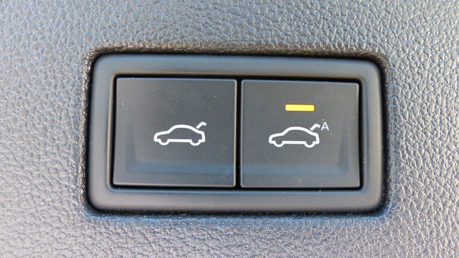 Volkswagen Touareg Elegance 4Motion - Samsaru's Car Outlet