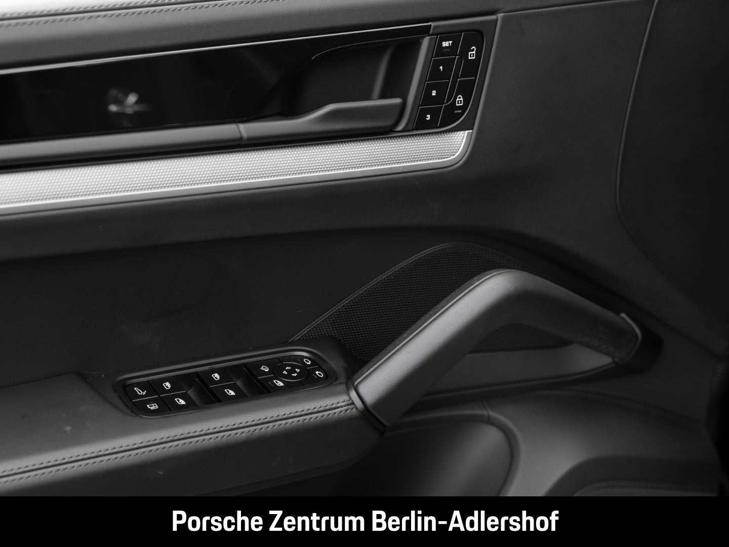 Porsche Cayenne E-Hybrid BOSE Rückfahrkamera Panorama