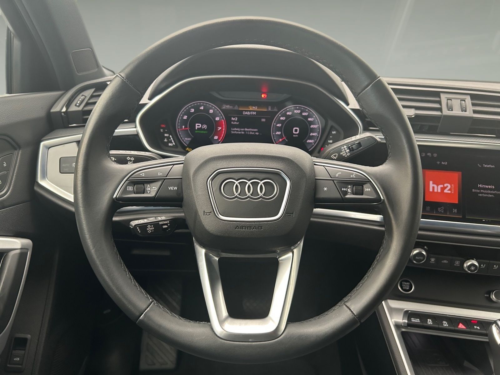 Audi Q3 40 TFSI quattro - Samsaru's Car Outlet