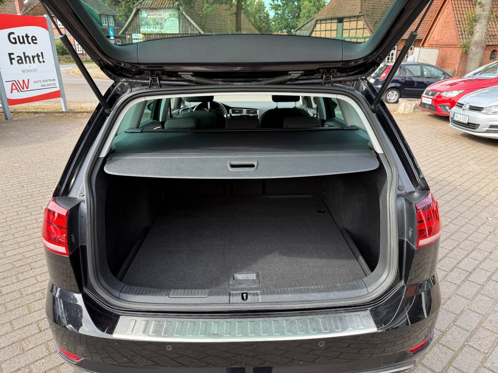 Volkswagen Golf VII Variant IQ.DRIVE - Samsaru's Car Outlet