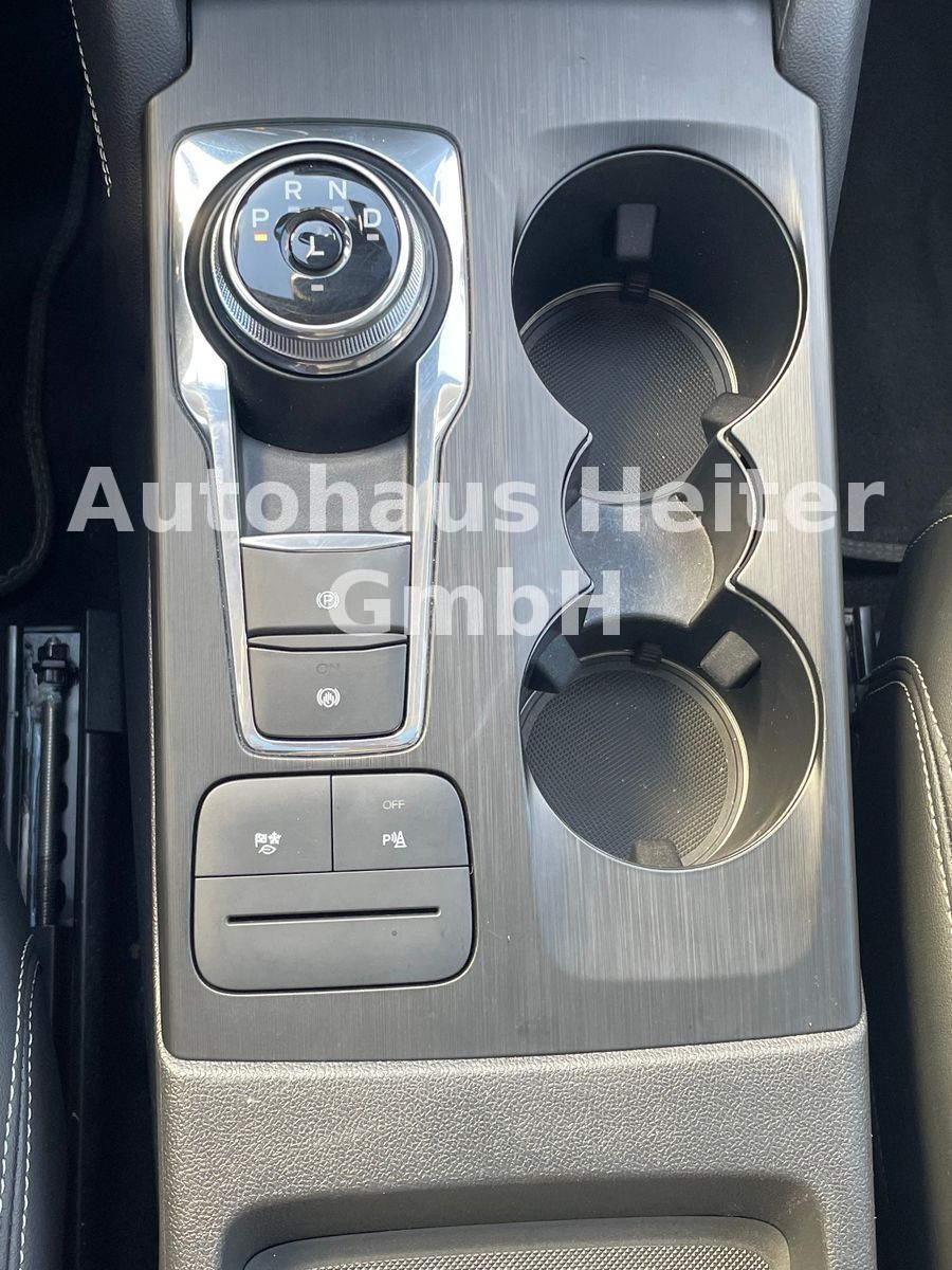 Ford Kuga FHEV Allrad Vignale - Samsaru's Car Outlet
