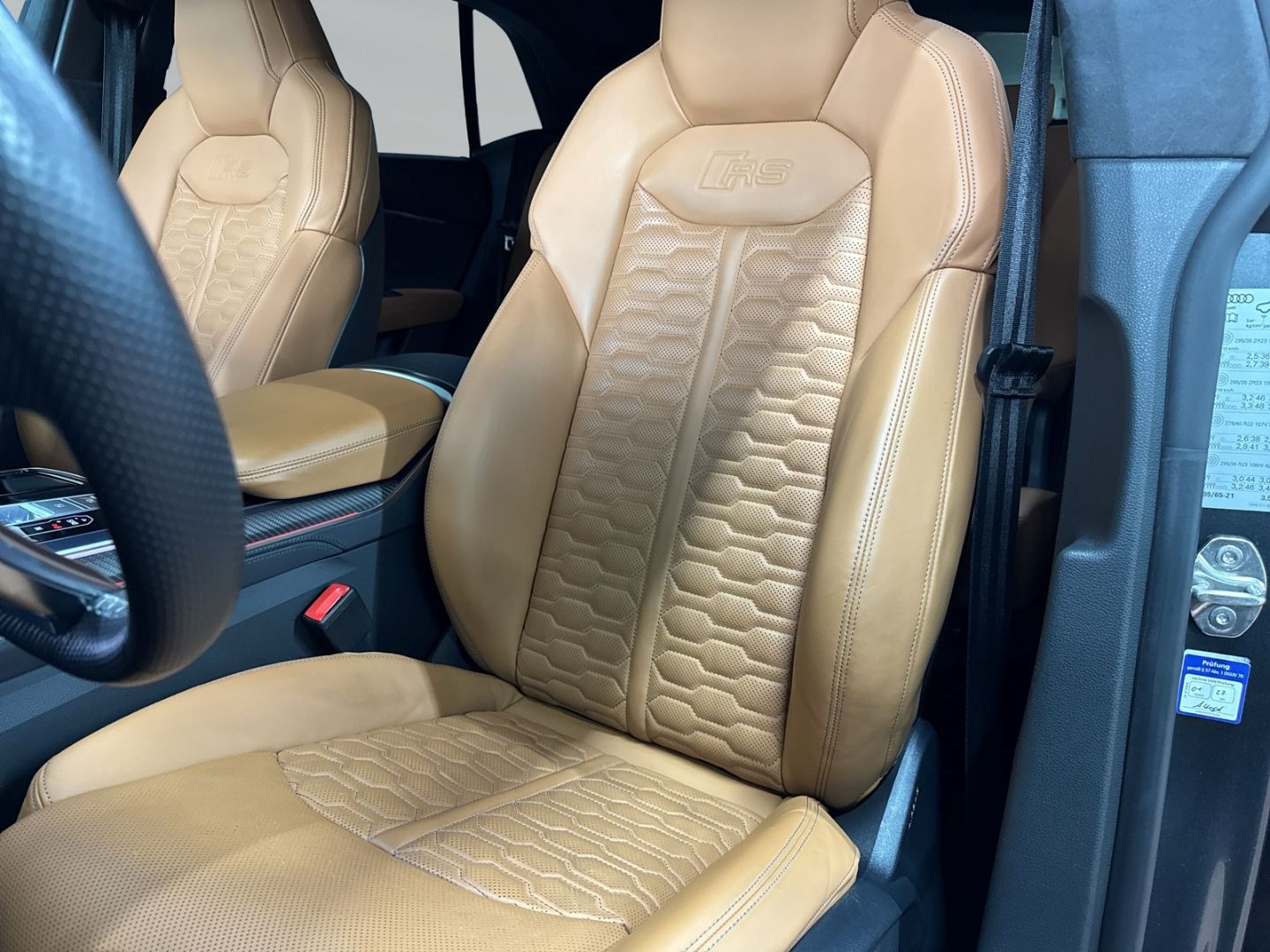 Audi RSQ8 qu tiptro 360°+AHK+HuD+Keramik+Pano+Sthz