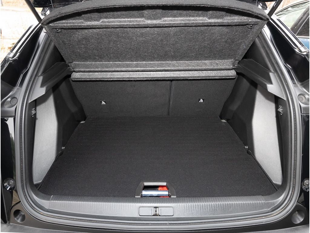 Peugeot 2008 ELEKTRO ALLURE - Samsaru's Car Outlet
