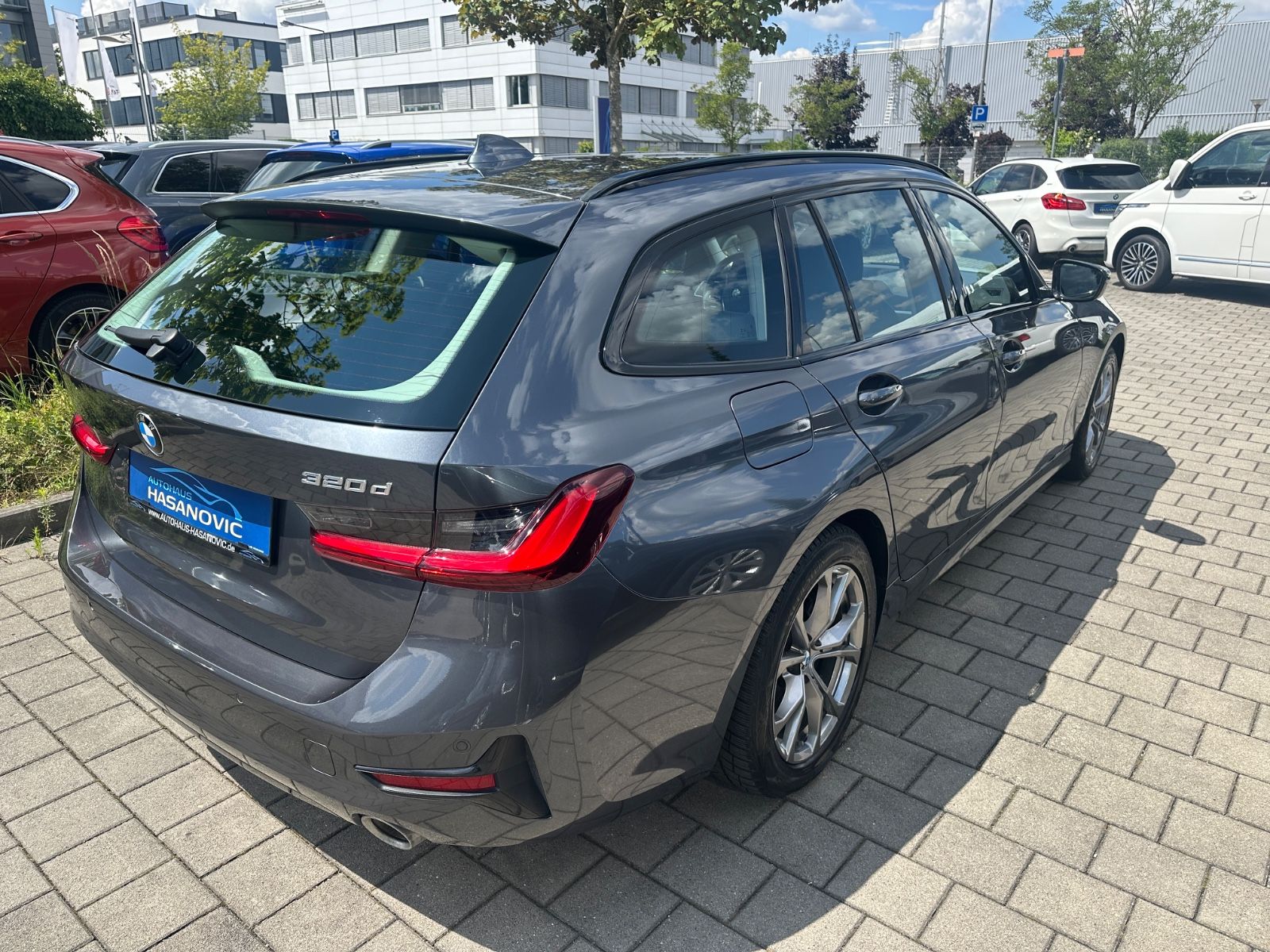 BMW 320 d Sport Line - Samsaru's Car Outlet