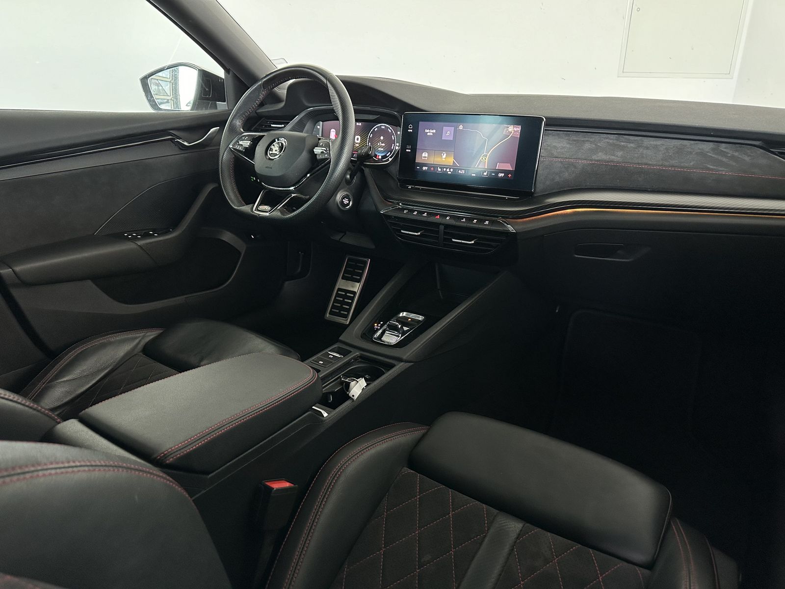 Skoda Octavia Combi RS - Samsaru's Car Outlet