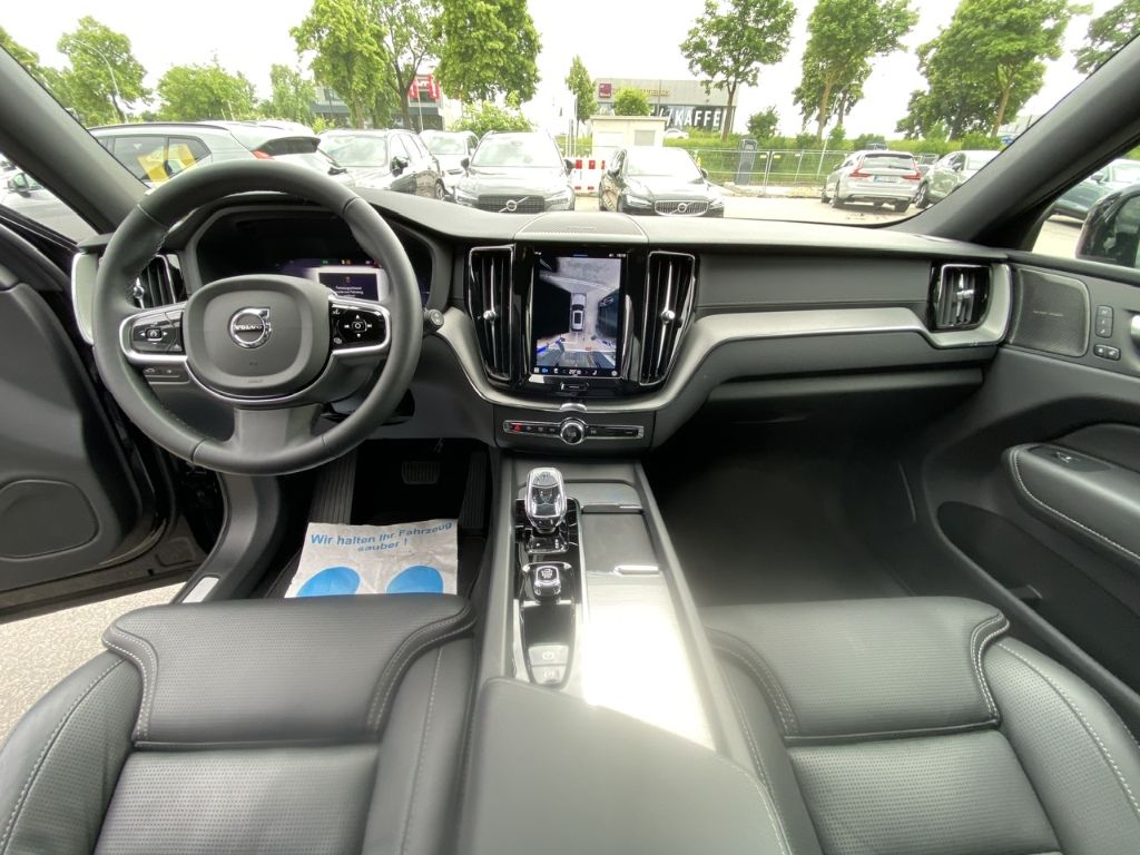 Volvo XC60 Ultra Black Edition Recharge Plug-In Hybrid