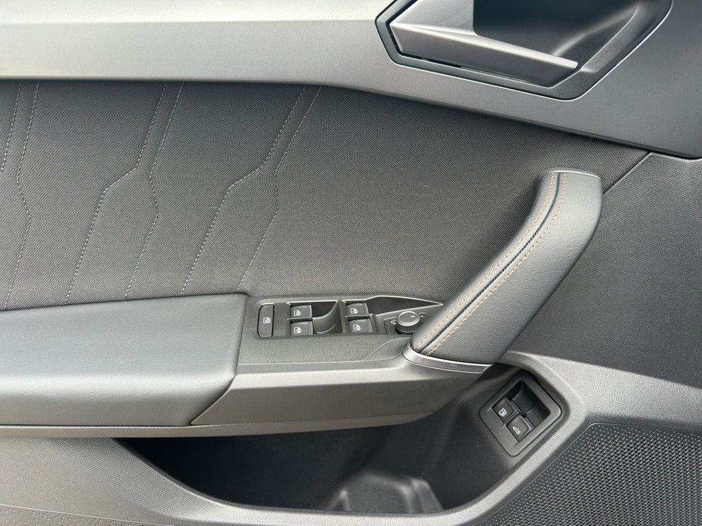 Cupra Leon Sportstourer e-Hybrid VZ - Samsaru's Car Outlet