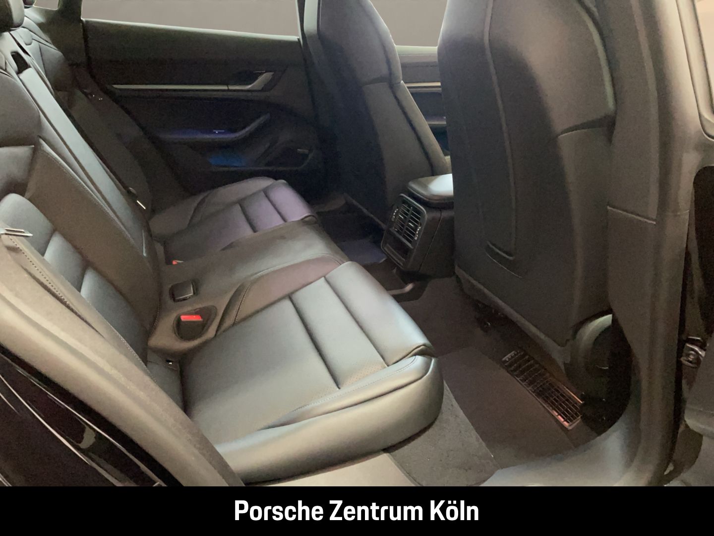 Porsche Taycan 4 Cross Turismo InnoDrive Surround-View