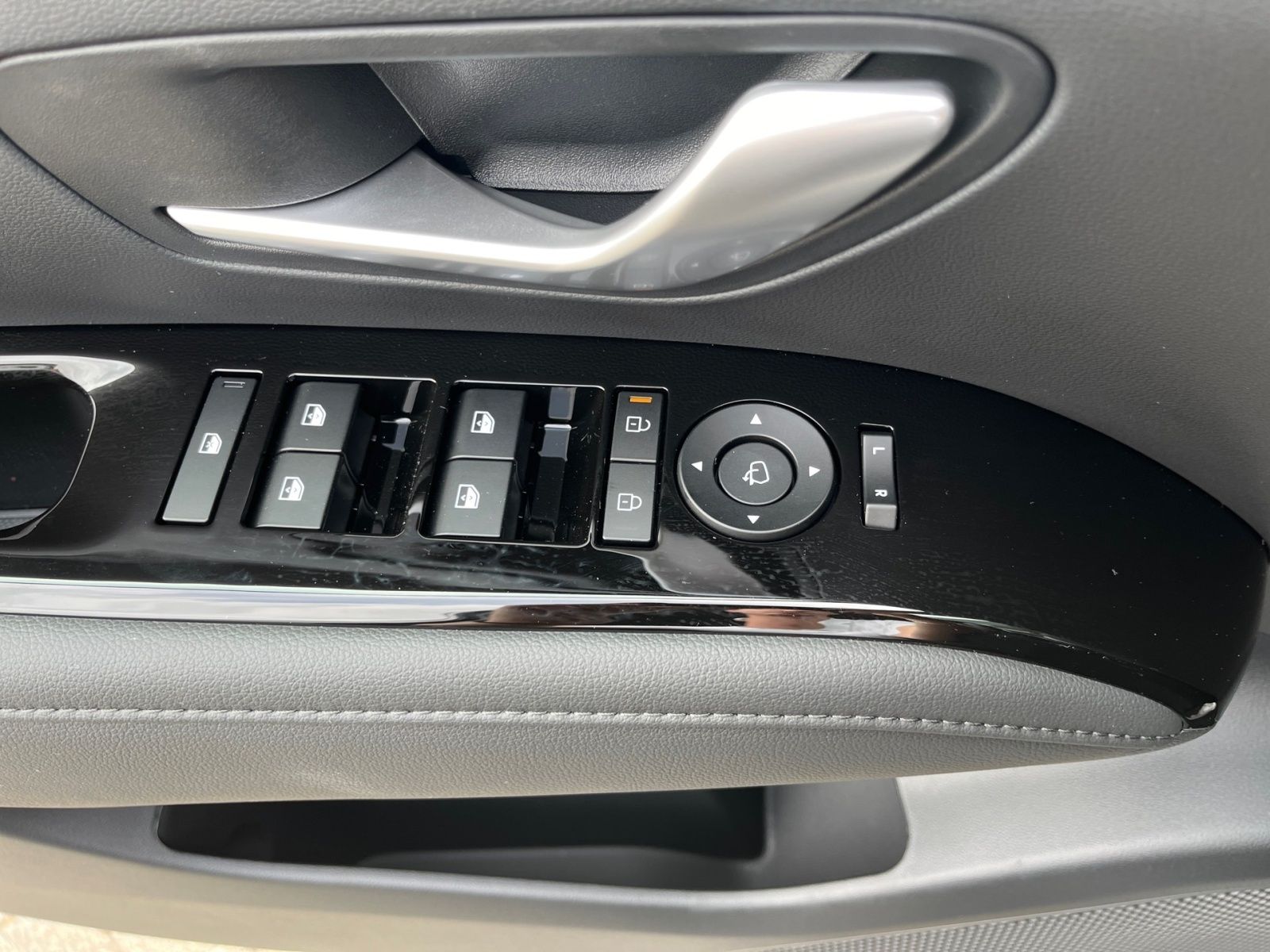 Hyundai Tucson 1.6 TGDI Prime PHEV 2WD - Samsaru's Car Outlet