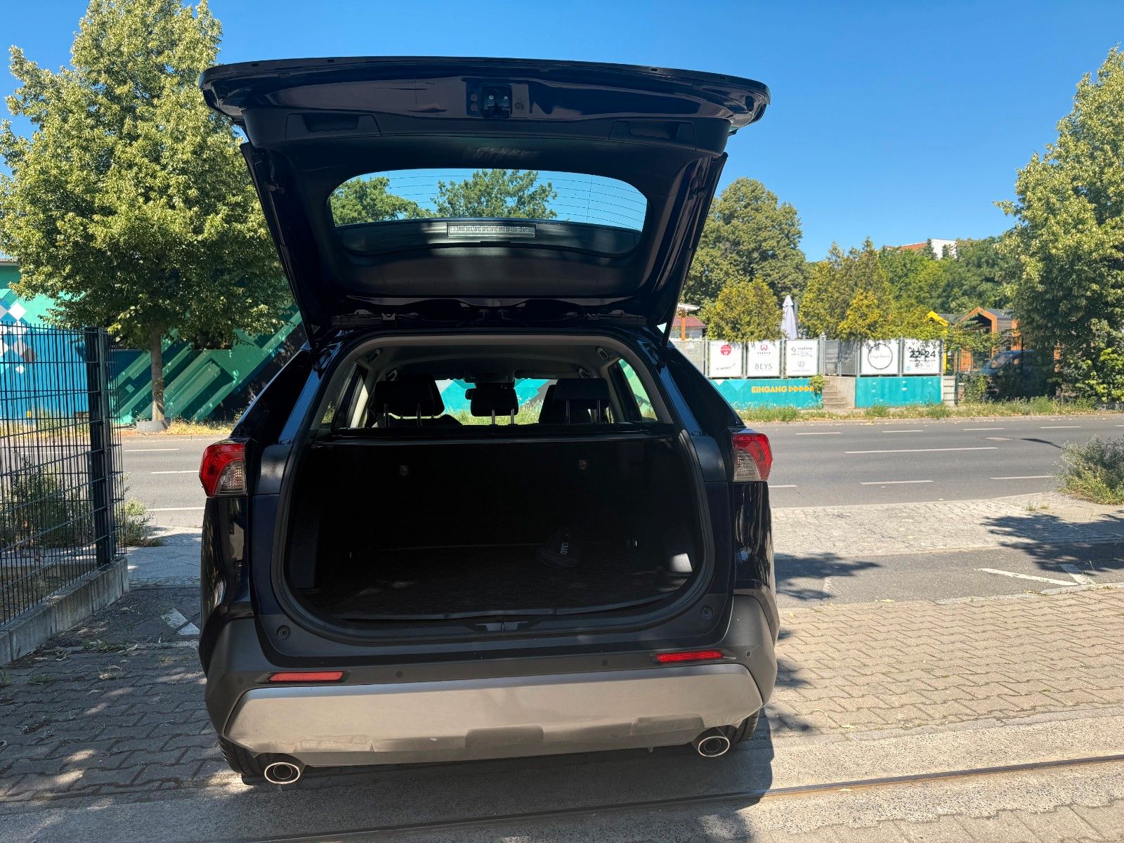 Toyota RAV 4 RAV4 Hybrid 4x2 Business Edition - Samsaru's Car Outlet