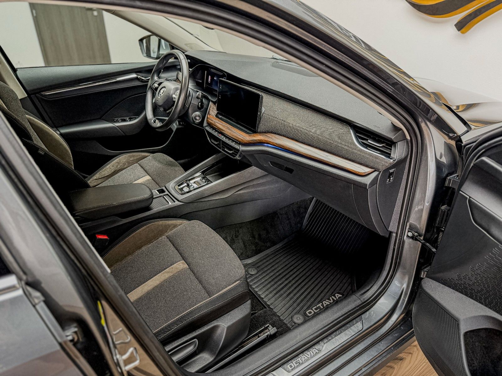 Skoda Octavia Combi Scout 4x4 - Samsaru's Car Outlet