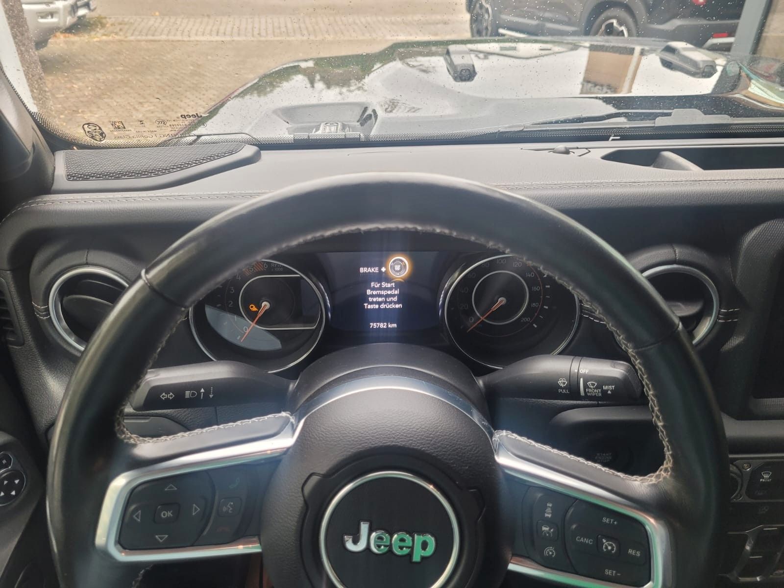 Jeep Gladiator Overland 4WD AHK top