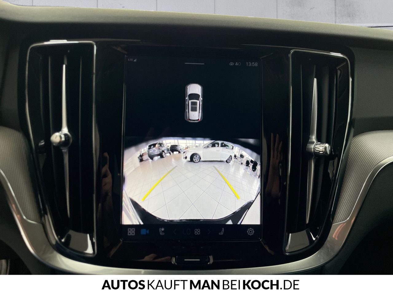 Volvo V60 T8 Plug-In AWD Plus Dark ACC H/K BLIS 360°