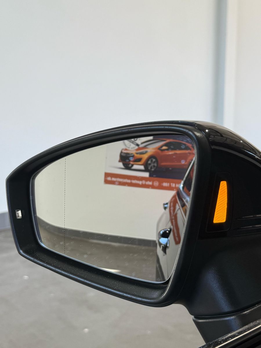 Volkswagen Tiguan Elegance 2.0 TDI DSG - Samsaru's Car Outlet