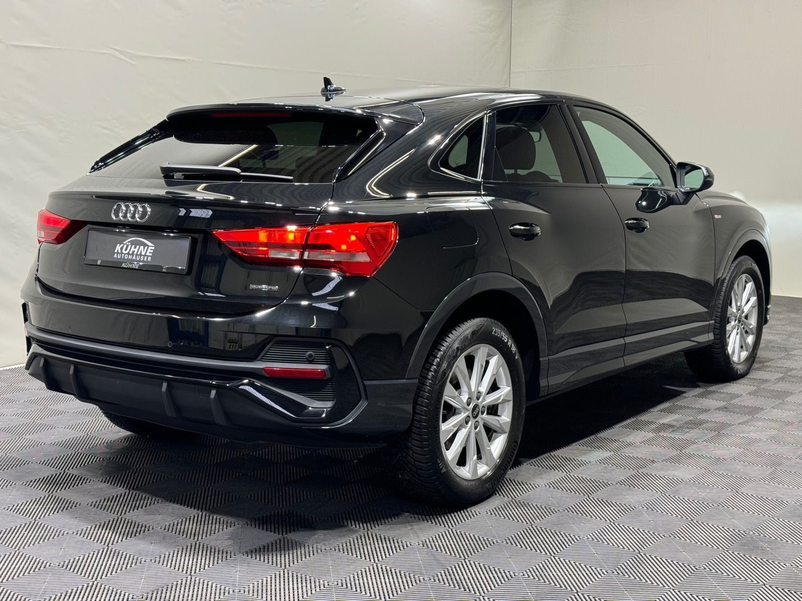Audi Q3 Sportback 40 TFSI quattro S-Line - Samsaru's Car Outlet