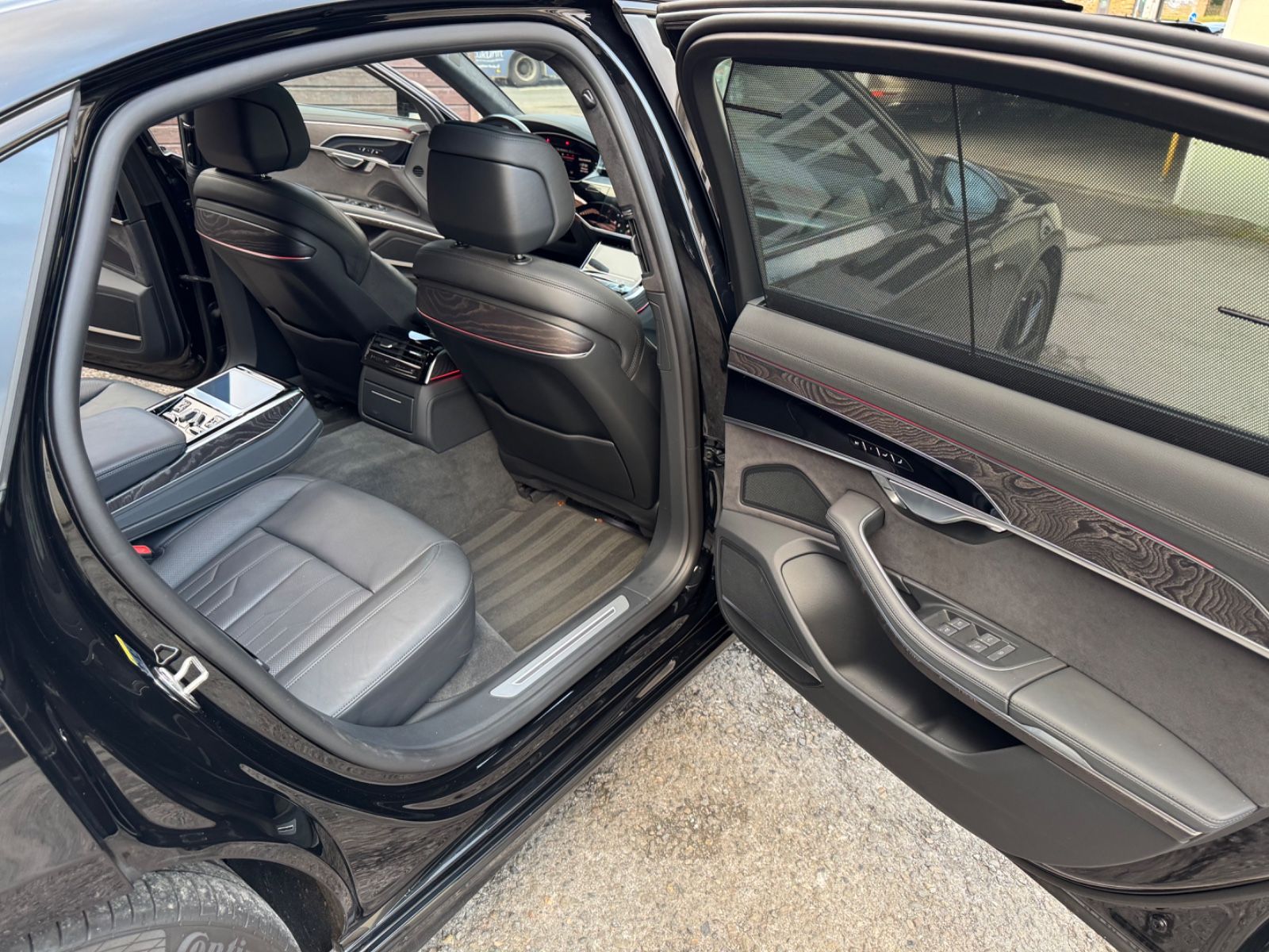 Audi A8 L 50 TDI Lang quattro S-Line Black - Samsaru's Car Outlet