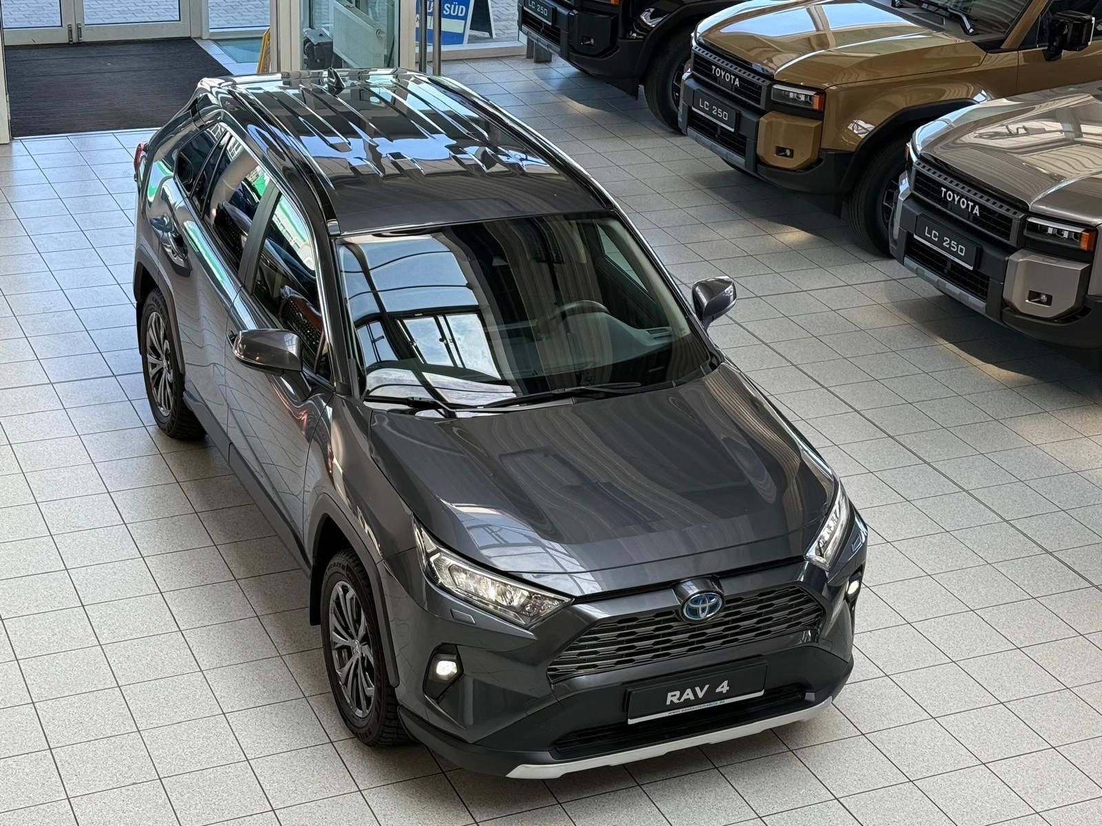 Toyota RAV 4 HYBRID 4x4 - Samsaru's Car Outlet