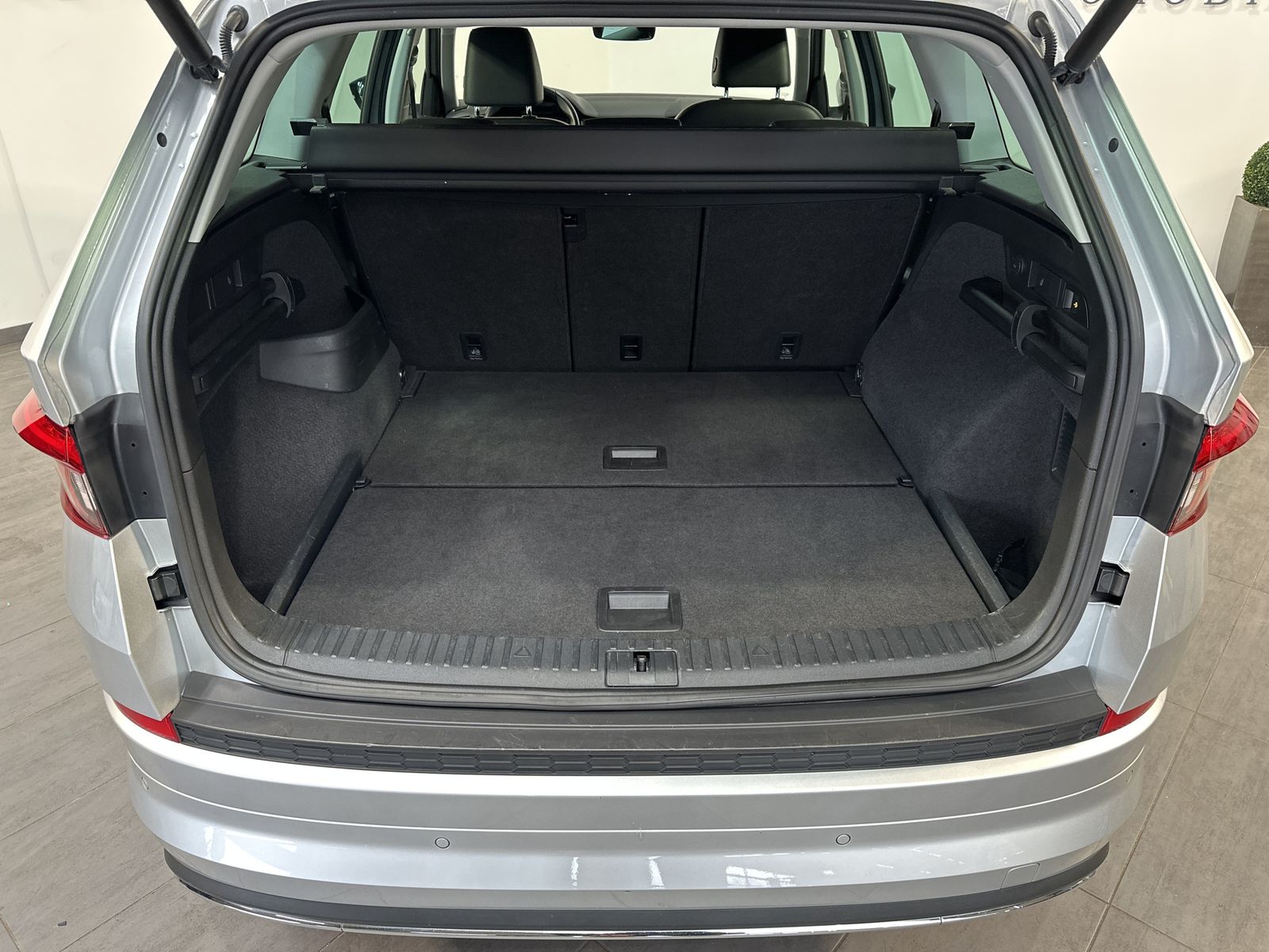 Skoda Kodiaq 2.0 TDI DSG 4x4 L&K NAV+LED+AHK+360°+SHZ