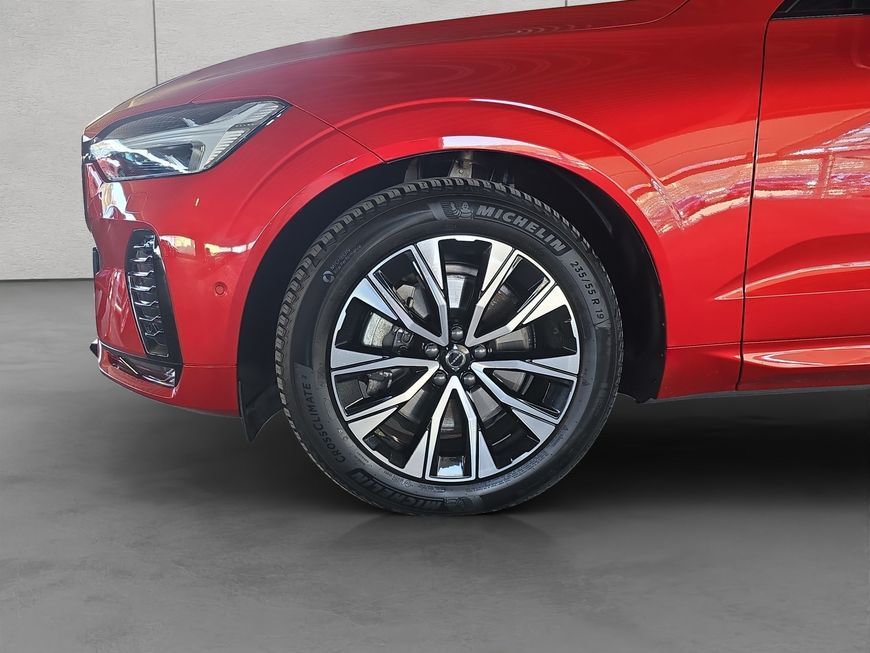 Volvo XC60 B5 B AWD Plus Dark