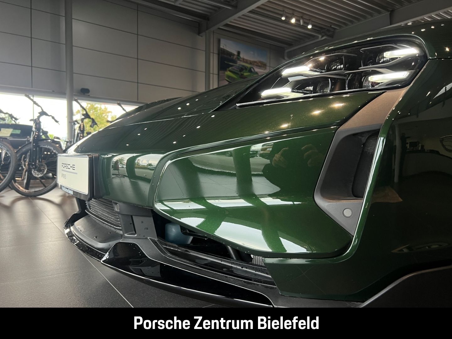 Porsche Taycan Turbo S Cross Turismo Burmester LED