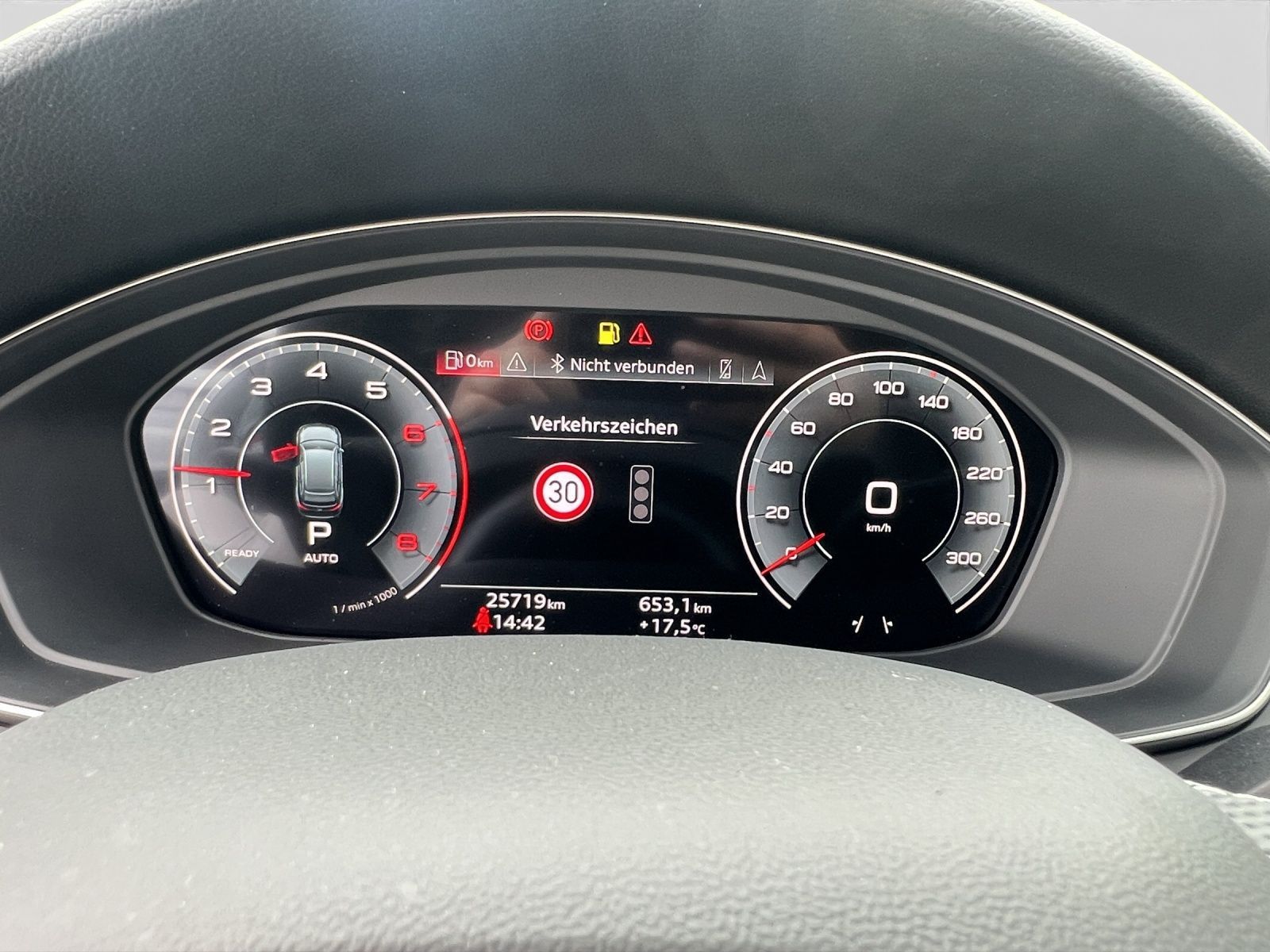 Audi A4 Avant 40 TFSI Q 2x S LINE MATRIX AHK LM19 KAM