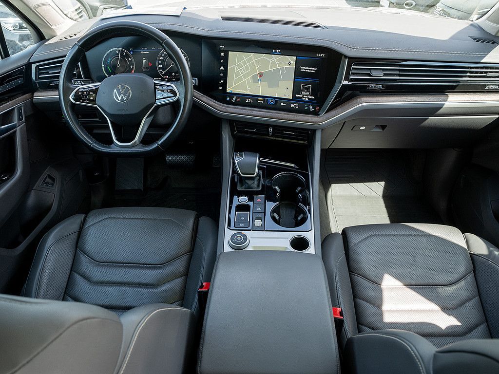 Volkswagen Touareg 3.0 V6 TSI eHybrid Atmosphere 4M - Samsaru's Car Outlet