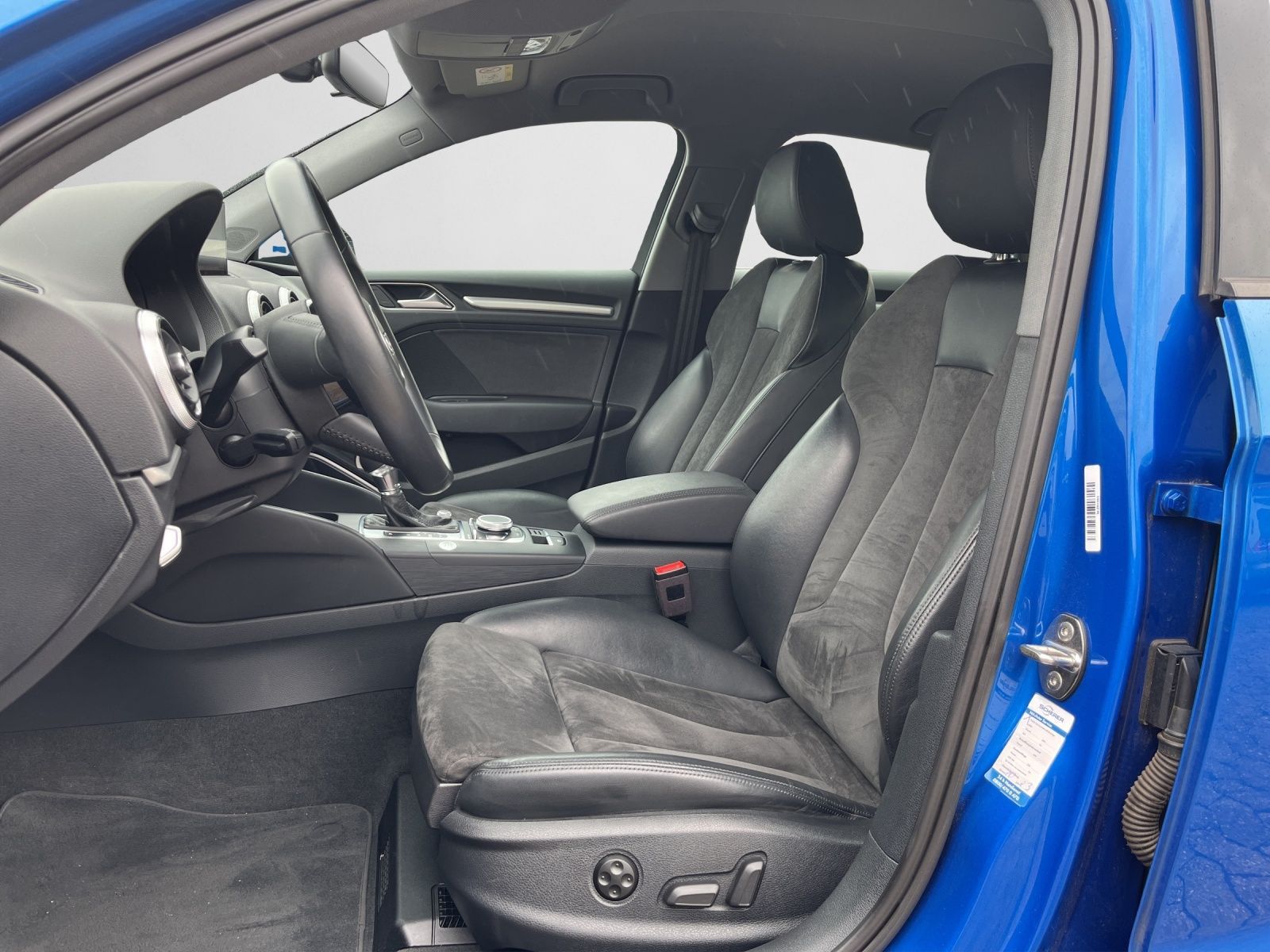 Audi A3 Limousine Sport 40 TFSI QUATTRO - Samsaru's Car Outlet